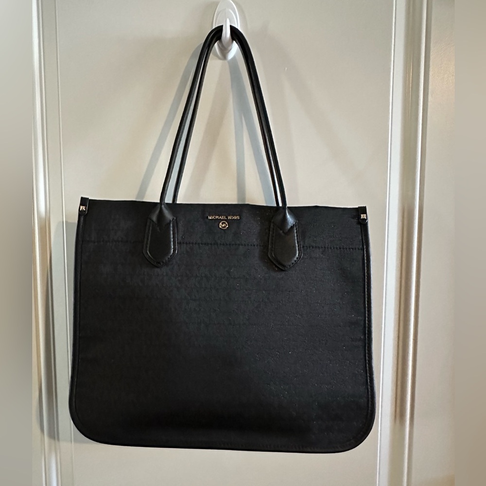 Michael Kors Heidi logo large tote, black